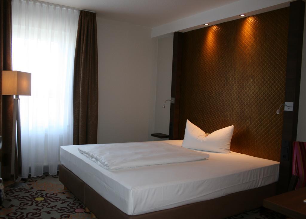 Hotel Parqeo Im A66 겔른하우젠 외부 사진