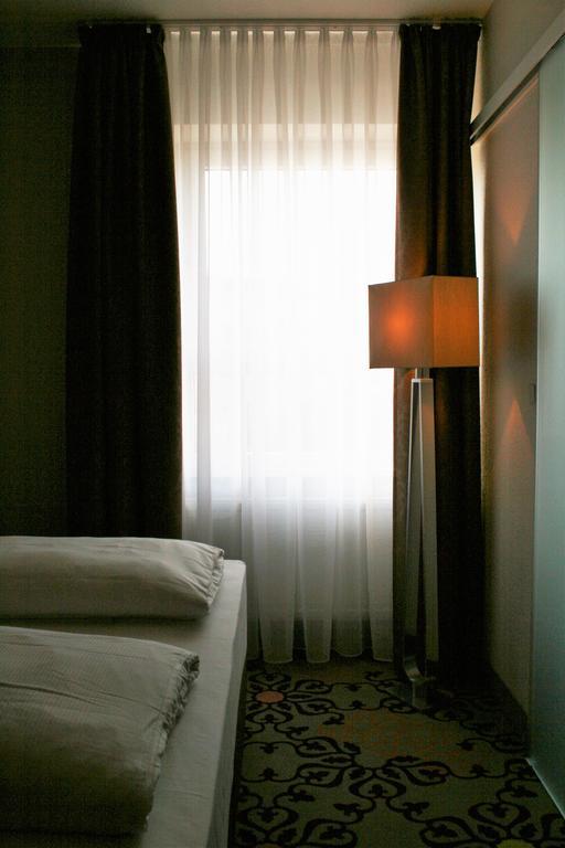Hotel Parqeo Im A66 겔른하우젠 외부 사진
