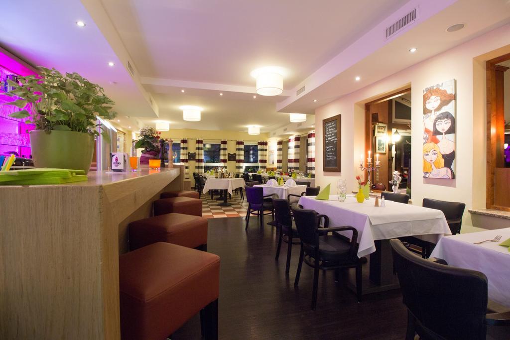 Hotel Parqeo Im A66 겔른하우젠 외부 사진