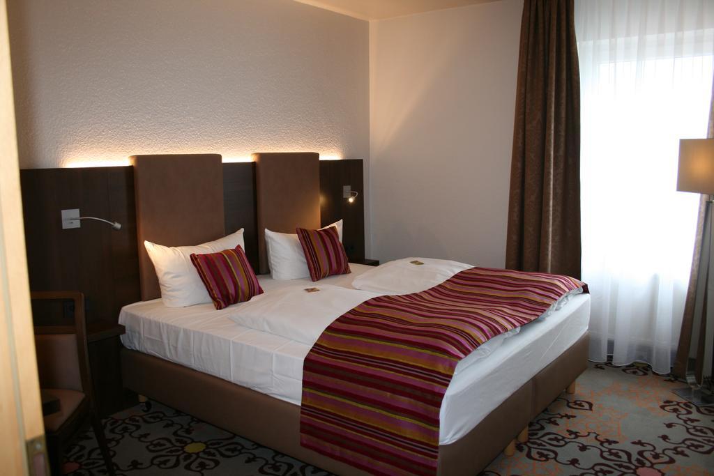 Hotel Parqeo Im A66 겔른하우젠 외부 사진