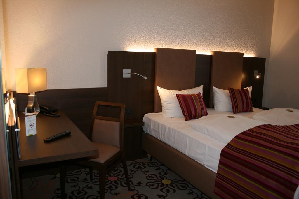 Hotel Parqeo Im A66 겔른하우젠 외부 사진